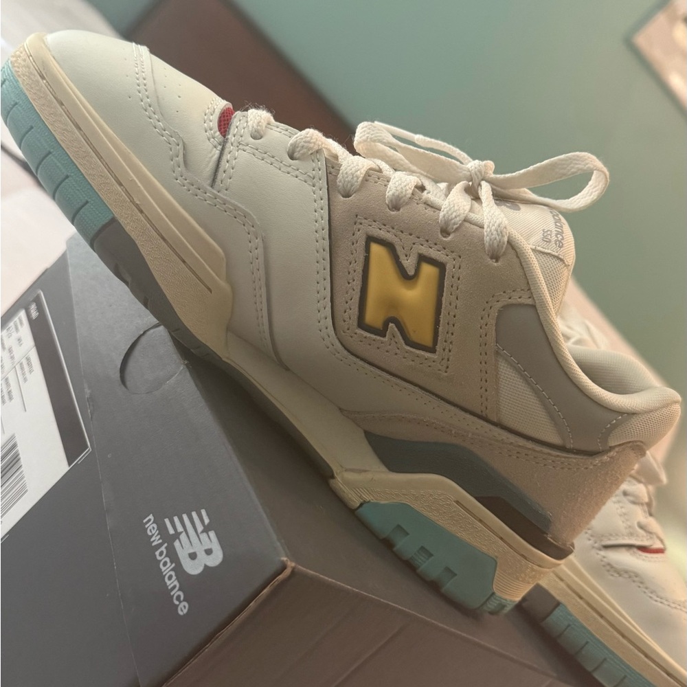 Unisex New Balance 550 Sneakers in Sea Salt Yellow - Picture 4 of 15